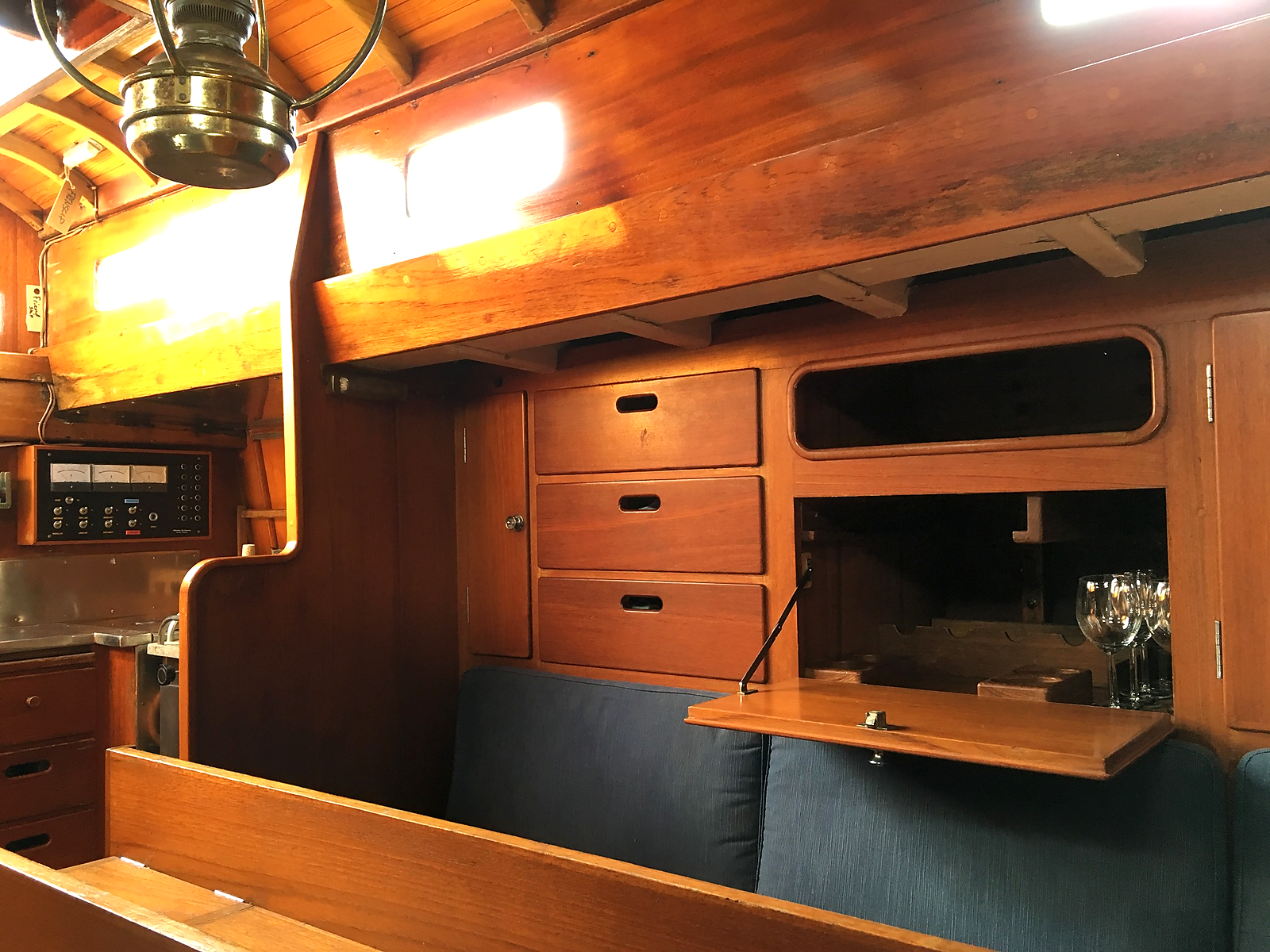 Galley & storage